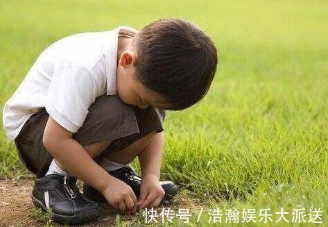 家长|3个行为说明你的孩子正在自卑,一些家长还以为是“懂事”的表现