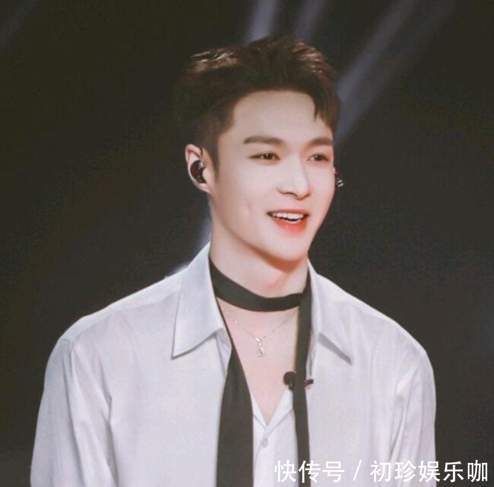 张艺兴套路导演被夸赞,无视规则传导错误价值观,节目组未做提示