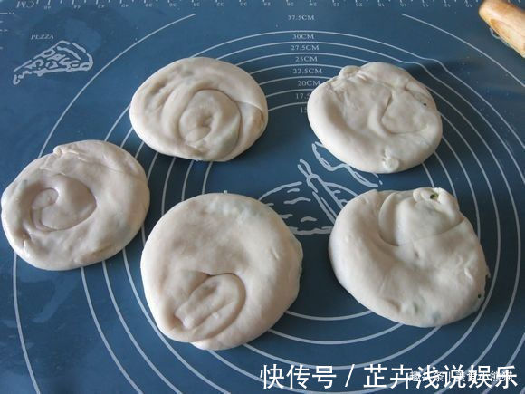 秘诀|油酥饼好吃有秘诀，学会这几点，柔软劲道层层美味，咬一口满嘴香