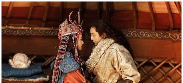 生中扮演着|成吉思汗的三个皇后，一个是年少爱情，一个是长情陪伴