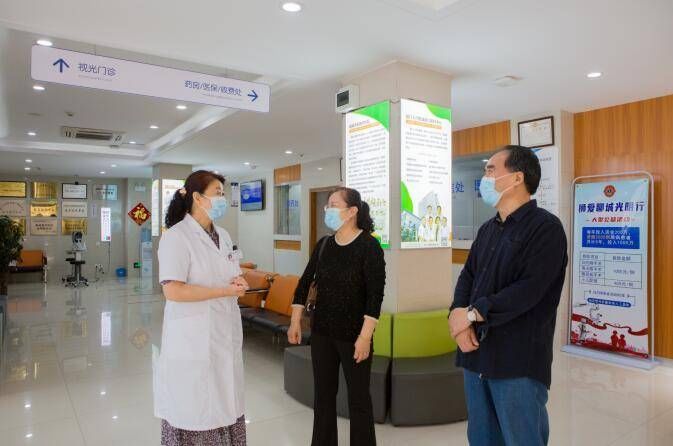 散光|聊城眼科大伽主刀主术，老人一站式解决近视远视散光白内障问题