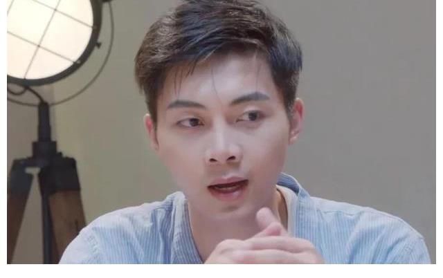 機(jī)智的戀愛：男6烏蘭戀情實(shí)錘，節(jié)目播出期間跟女朋友處于熱戀中