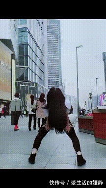 |搞笑GIF：自从夜市看了一眼，我夜夜不能忘记这一幕