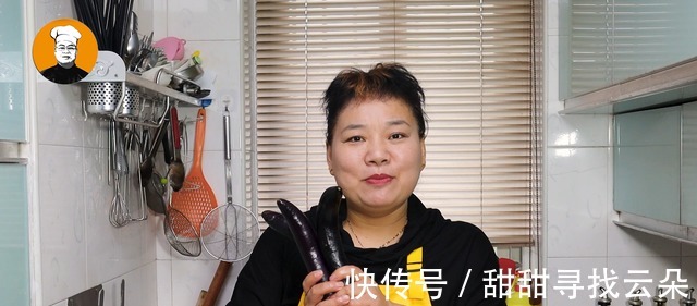 茄子和西红柿是绝配，简单一烧，酸甜开胃，软糯下饭！