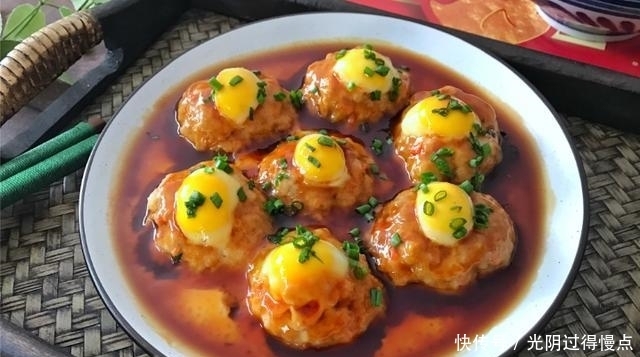 这菜操作简单，蒸一蒸就出锅，我家隔三差五吃一顿