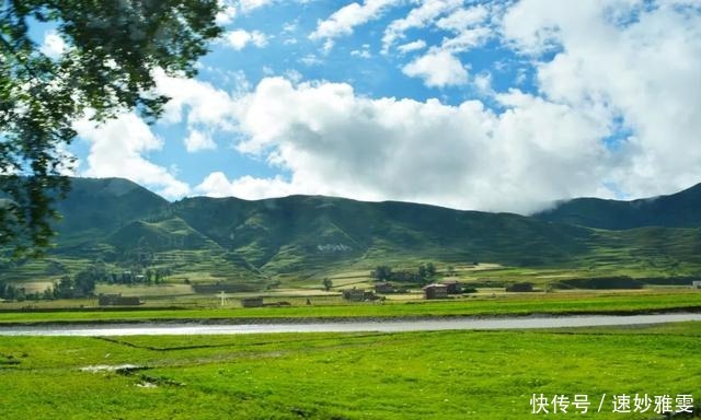 川西3日游｜赏雪山花海、瞰红石奇观、泡天然温泉…一路风光美绝