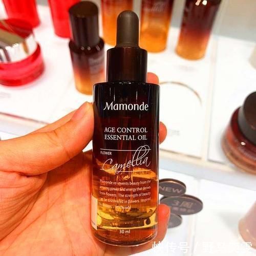 拜托,20岁女孩就别用“小棕瓶”了,这4款精华油才是真的养肤