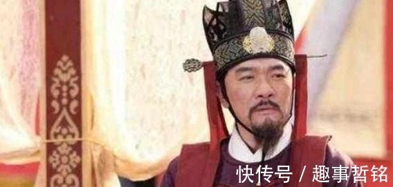 皇帝@皇帝在宰相衣服上烫个洞,次年洞仍在,皇帝:打开库房