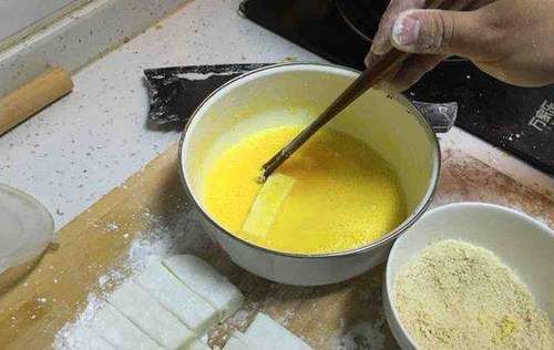 分享|炸好的鲜奶块，今天就为大家分享一个颜值超高超好吃，竟然还有人这样吃牛奶