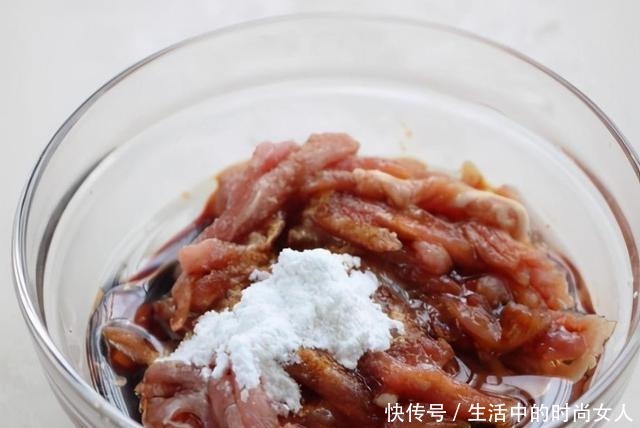 炒肉丝时,这1个小窍门掌握好,不管炒啥肉都香,又嫩又滑还入味