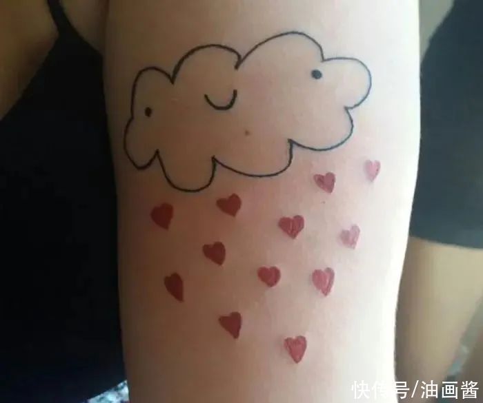 古怪|不会画画的纹身师,纹出歪扭的小纹身,生涩俏皮让人忍俊不禁