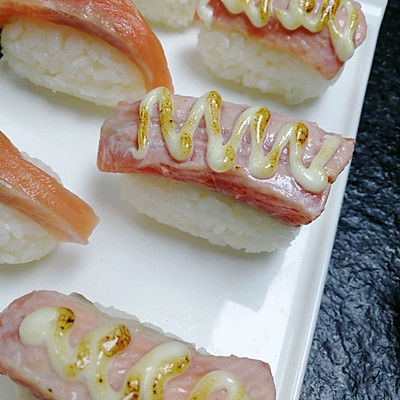 饭团|三文鱼握寿司