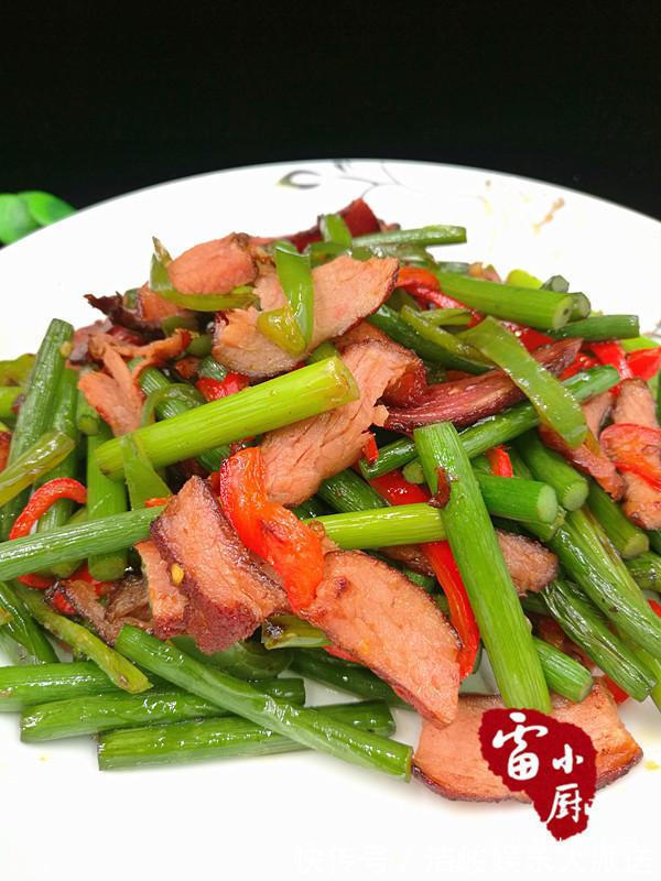 过年不吃这菜太可惜，简单炒炒满屋飘香，下饭根本没话说！