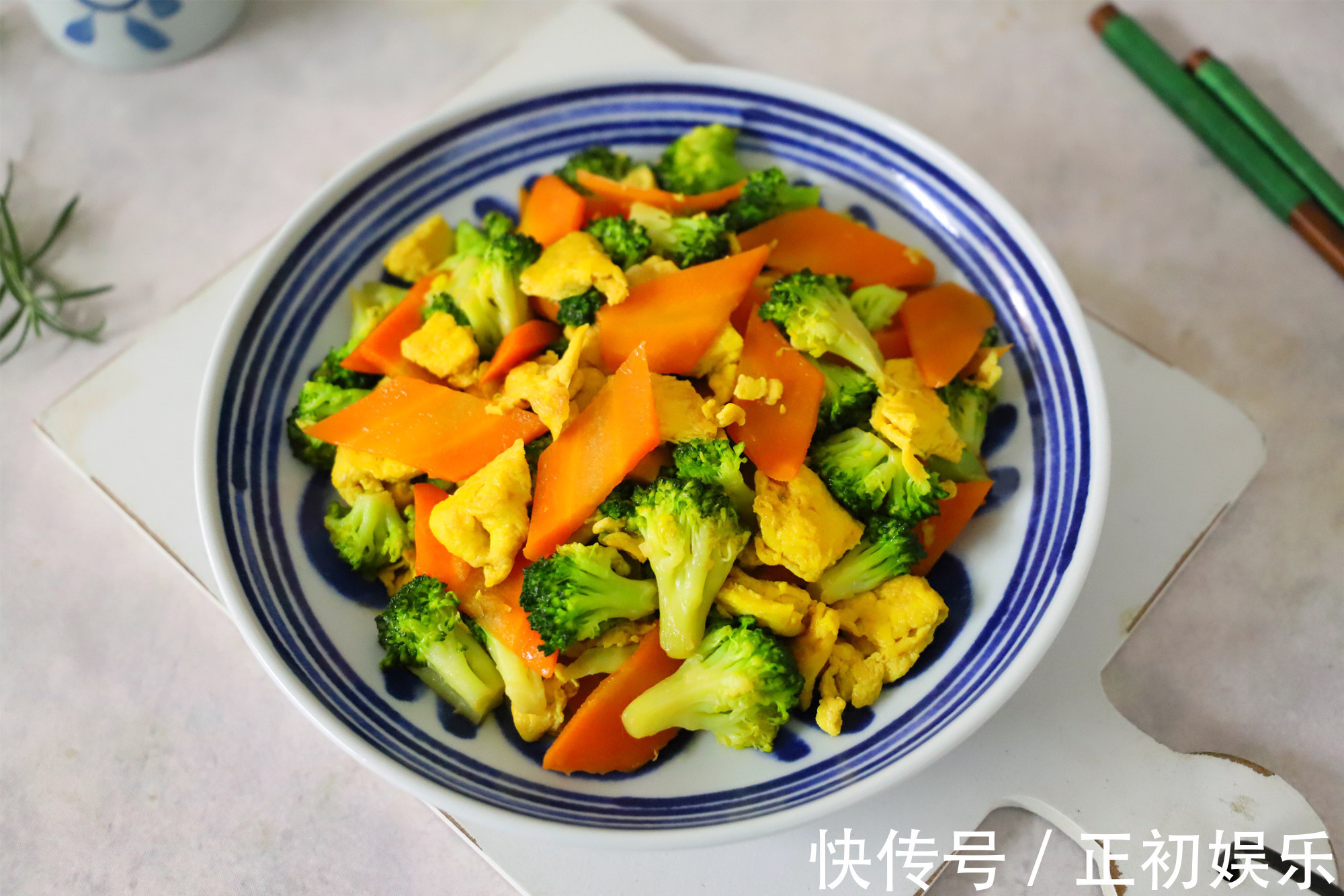 营养|西兰花如此做，营养又减脂，三种食材一起炒没肉也好吃，做法简单