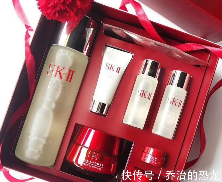 护肤|护肤品是智商税停用护肤品后皮肤会变好,这些护肤真相你不知道!