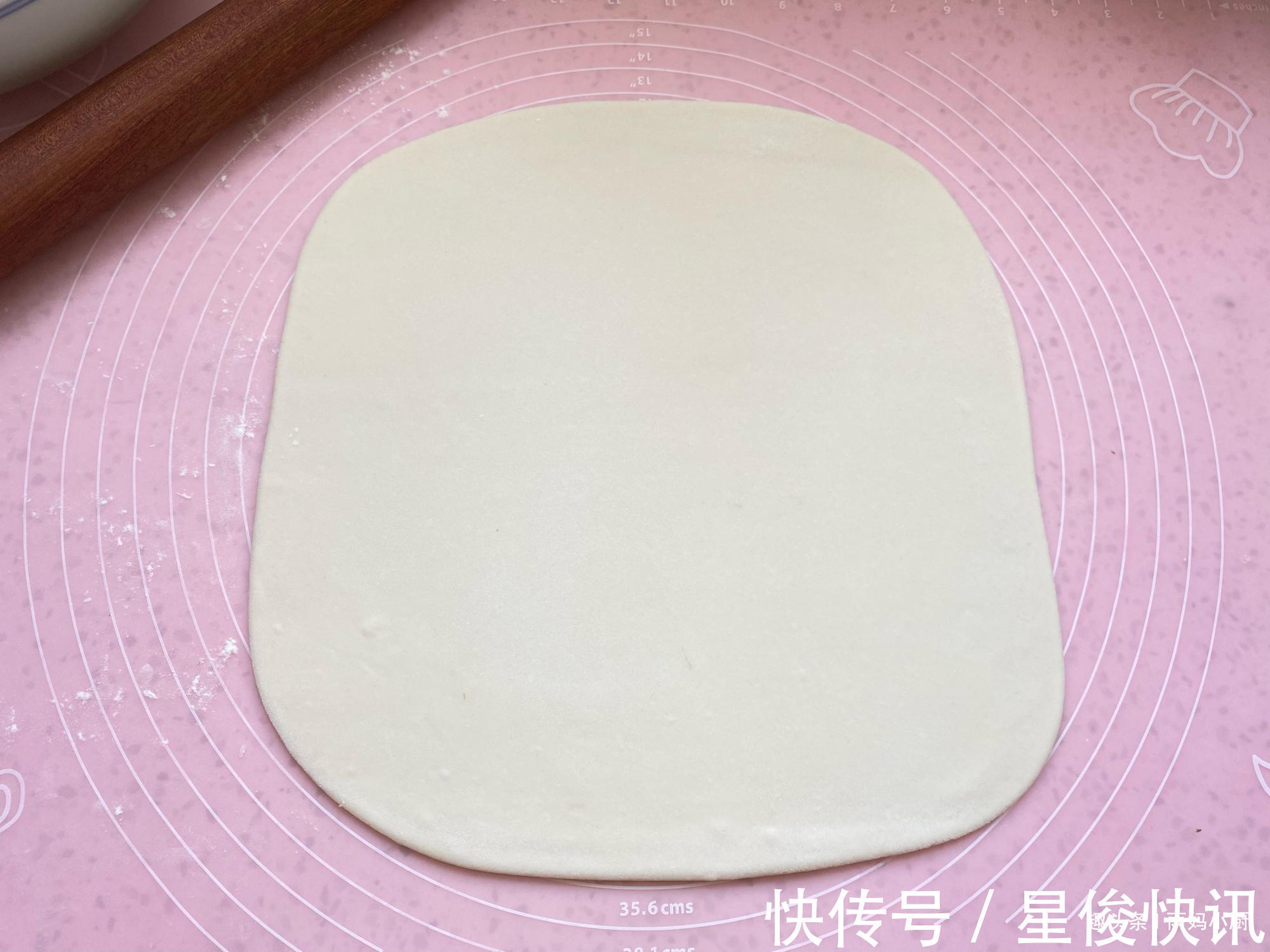 想吃酱香饼别再买了，一口锅在家自己做，外酥里嫩，酱香浓郁