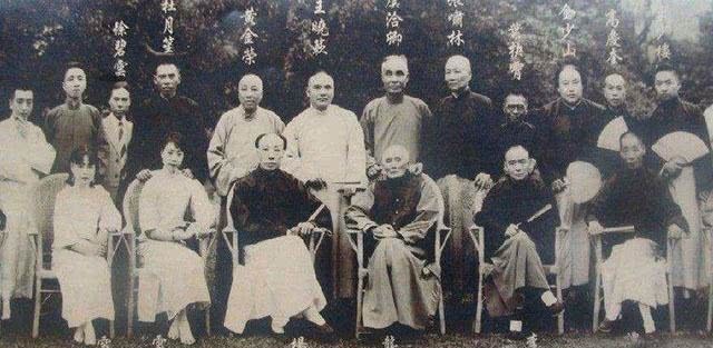 黄金荣|旧中国最后大流氓：黑白通吃，洋人都不敢得罪，被戏子骗得分文不剩