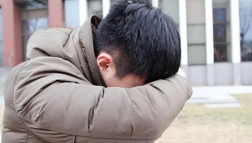 导致|39岁男子从查出高血脂到脑梗,仅用半年,医生血脂高需避开3物