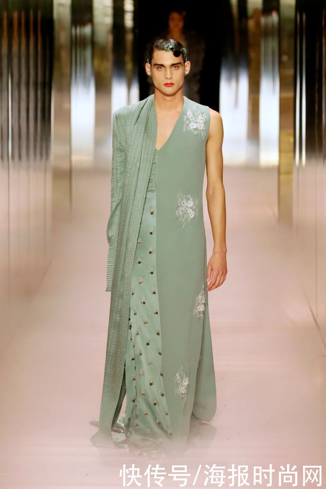 高定周｜打开FENDI这本，关于家人、关于爱的浪漫手册