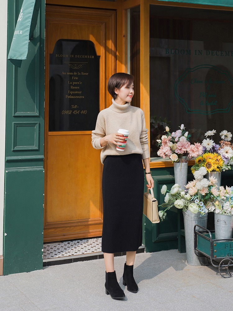 针织衫 果然!40岁女人还是穿针织衫最美,配半身裙魅力十足