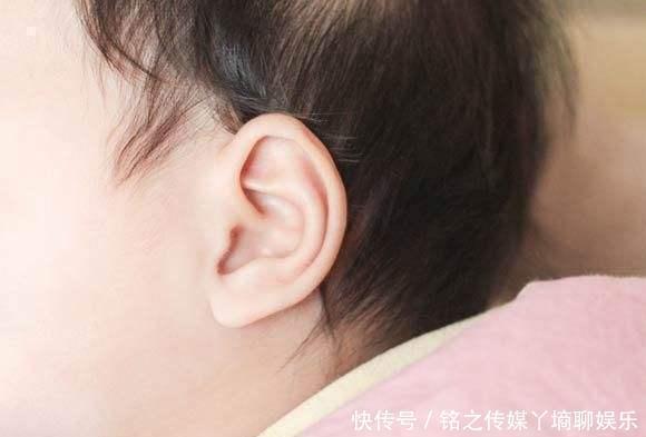 小凌|7岁男童总说耳朵痒,妈妈用手电筒一看,身上的鸡皮疙瘩都起来了