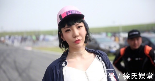 昔日|张碧晨VS吴莫愁昔日剑拔弩张的两人，一起在《好声音》当导师