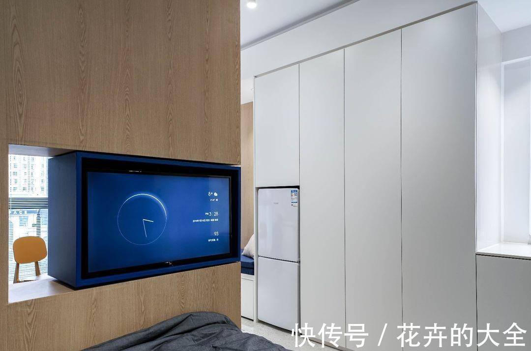 提亮|不到30平的单身小公寓,所有设备一应俱全,还有可旋转的电视