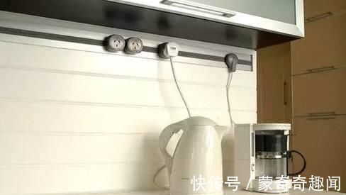 轨道|电工这样安装厨房插座,业主一看就很满意,免验收直接结账