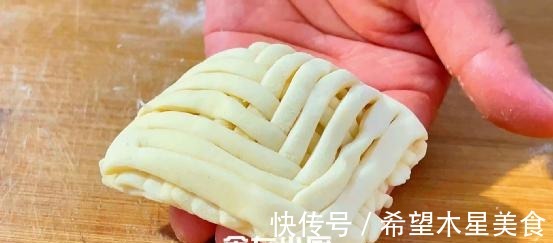 面食又出新吃法了，农村媳妇教你这样做，香甜松软，比花卷还好看！