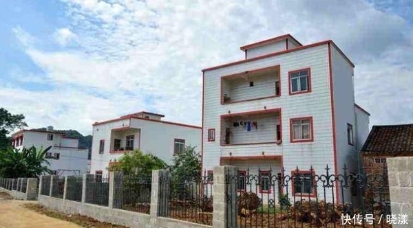 家中|“盖西不盖东,家中无老翁”,有何意?东边房屋很重要吗?