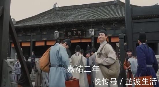 乌台诗案$苏轼蒙受不白之冤,却依然笑着写出一首诗,不说脏字骂遍政敌