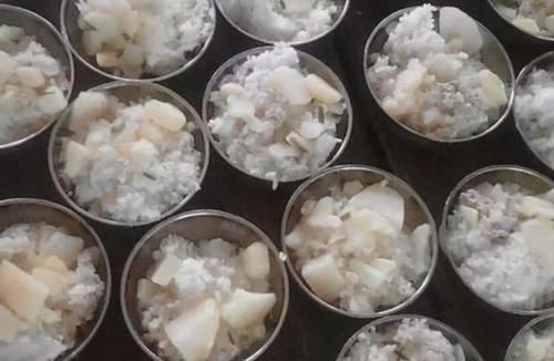 入园|交着天价伙食费,孩子却吃着贫民餐,宝妈怒了:钱都花哪去了?