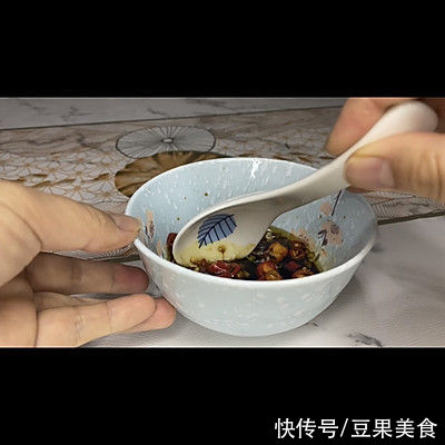 回味无穷的凉拌秋葵来拯救你的胃