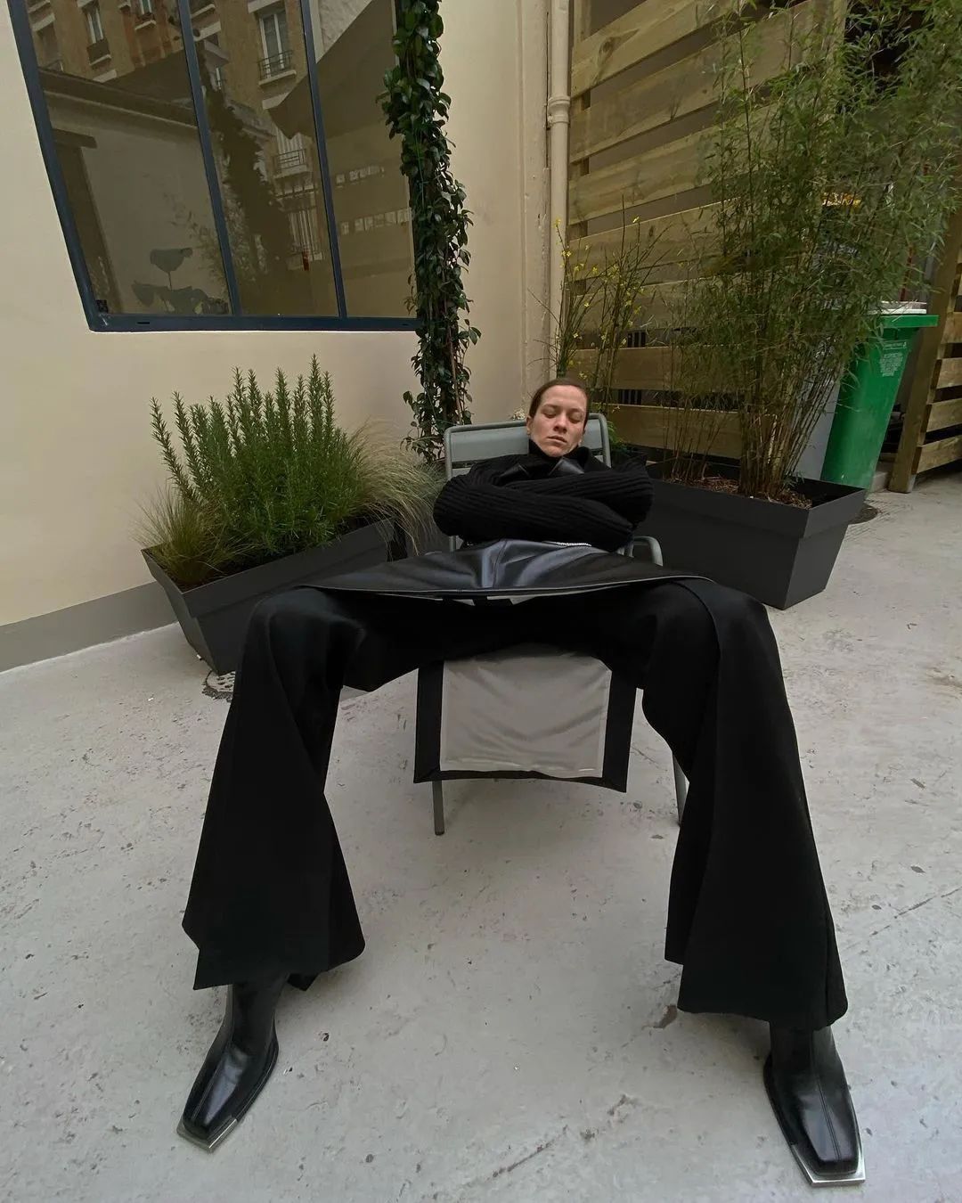 时髦|这个秋冬,让鞋子时髦起来的秘诀竟然是“变方”