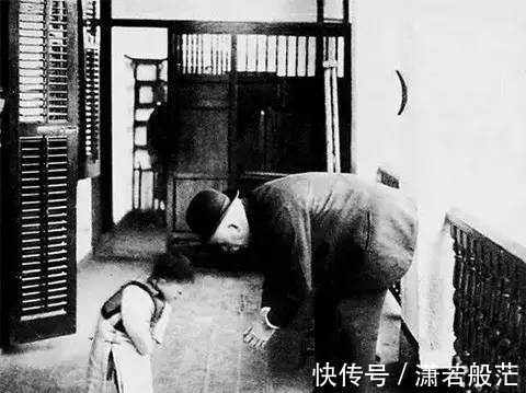 等著我|李嘉誠的“年夜飯”曝光！一頓飯，看出一個家庭的教養(yǎng)丨可讀