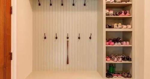 小户型|家里鞋柜万万要这样装，一旦木工给你这样做，记得给他加工钱！