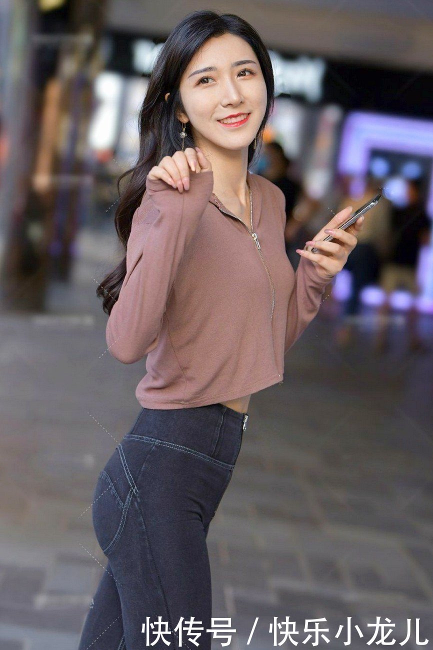 只需|牛仔裤搭配针织衫,虽然个头有点低,完美凸显出好气质!