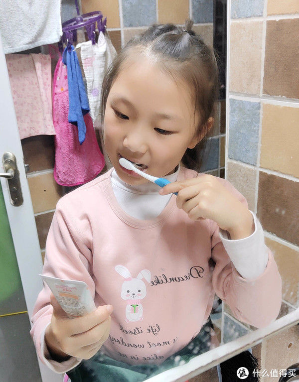 孩子|智趣测评 篇三百三十一：给孩子换了比那氏儿童牙膏，进口的好用吗？