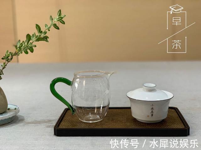 如何把红茶泡得又香又甜呢这五招基础泡茶技巧，可要多留意了
