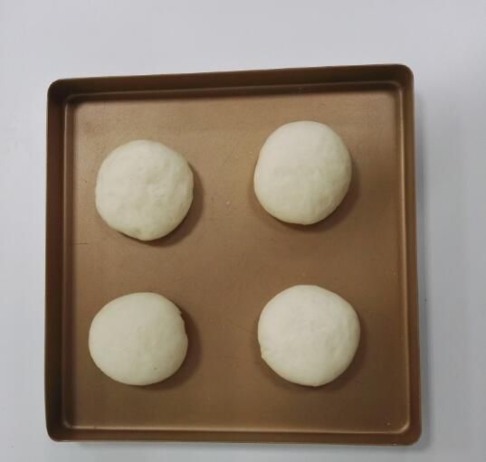 看完|最近很火的网红冰面包,是怎么把冰淇淋塞进去的看完你就懂了