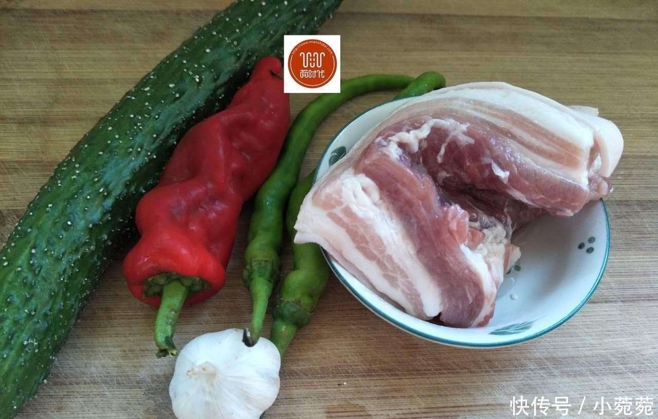 黄瓜又一新做法,比凉拌黄瓜还要好吃百倍,大人小孩抢着吃!