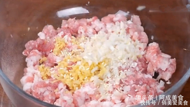 入适量|四喜丸子,营养丰富这季节应多吃,掌握这一秘诀,色泽鲜亮又入味