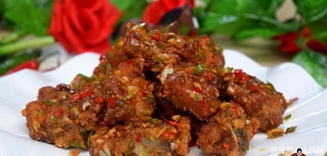 椒盐排骨最好吃的做法，简单美味香辣下饭，看看你喜欢吃不？
