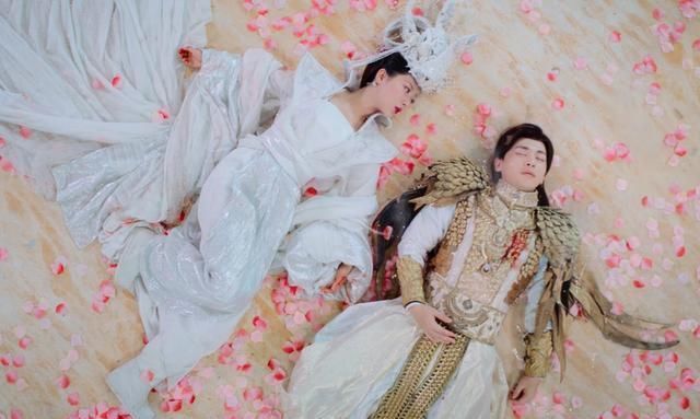 姜潮|新版《香蜜》糊出新高度,旭凤面瘫又土气,锦觅“蛇精脸”抢镜