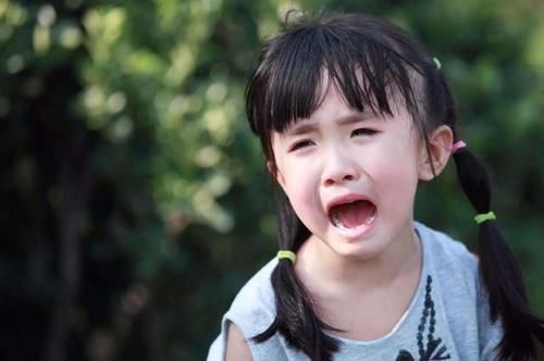 父母|在爸妈吼叫中长大的孩子,都有3个致命的性格缺点,父母别不重视