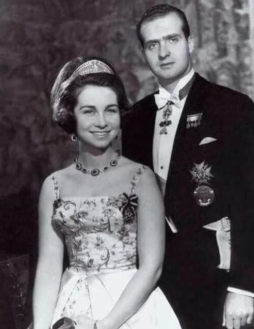 欧洲皇室红宝石首饰惊艳亮相，虽然历史悠久，却彰显着热烈的奢华