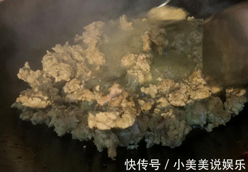 调料|炸“酥肉”时一种调料不能少,很多人忘了放,难怪不香不好吃!