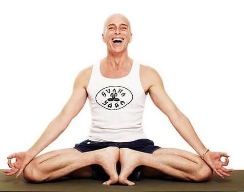 瑜伽之光|瑜伽高级坐姿体式：双脚并拢根式，你解锁了吗？