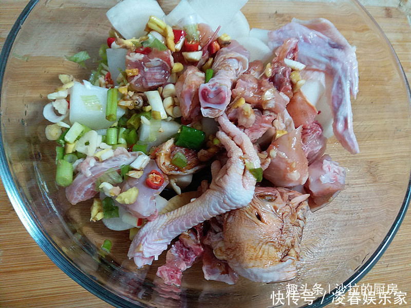 猪牛羊肉都靠边站,天冷最该吃此肉,更滋补,16元就能买1只