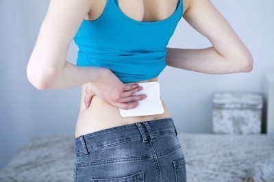 子宫肌瘤|腰疼和4种妇科疾病有关,脸上症状也是信号,快自查一下吧